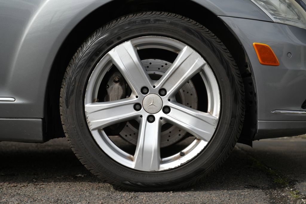 Used 2011 Mercedes-Benz S 550 4MATIC image 10