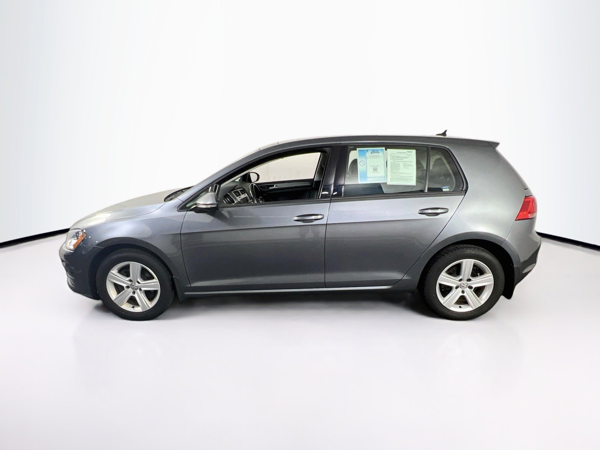 Used 2017 Volkswagen Golf Wolfsburg Edition FWD image 8