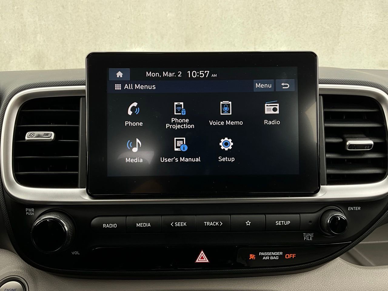 Used 2025 Hyundai Venue SEL image 29