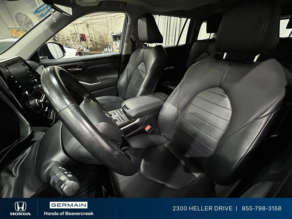 Used 2020 Toyota Highlander XLE AWD/4WD image 26