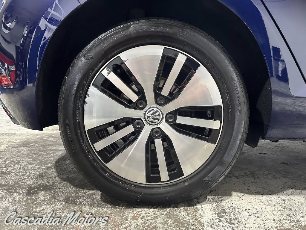 Used 2019 Volkswagen e-Golf SE w/ Driver Assistance Package image 30