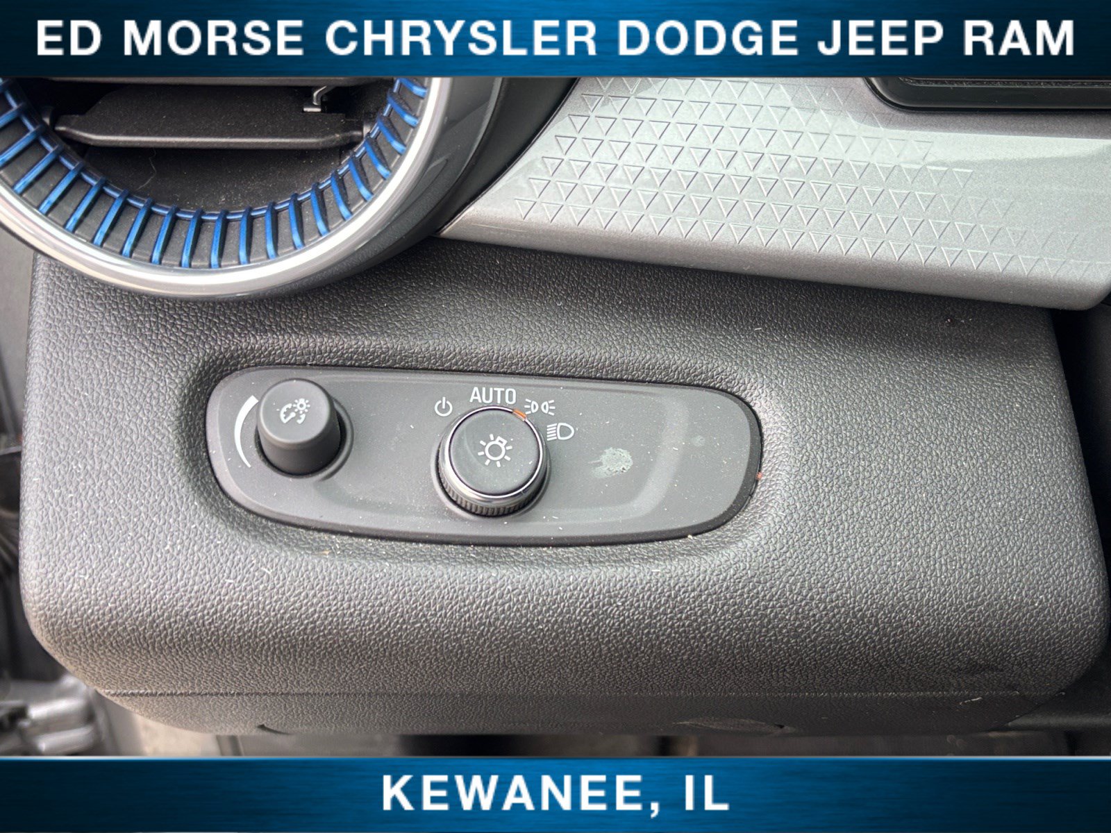 Used 2024 Chevrolet Trax LT FWD image 22