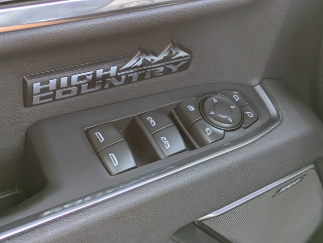 Used 2025 Chevrolet Silverado 1500 High Country w/ High Country Premium Package AWD/4WD image 18