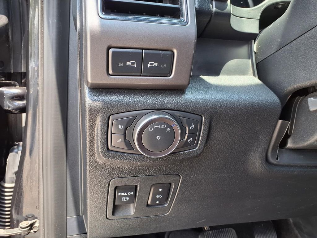 Used 2020 Ford F150 XLT w/ Equipment Group 302A Luxury AWD/4WD image 27