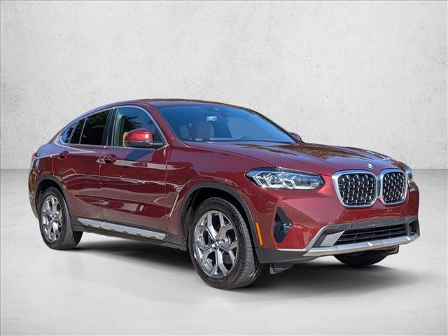 Used 2025 BMW X4 xDrive30i AWD/4WD image 3