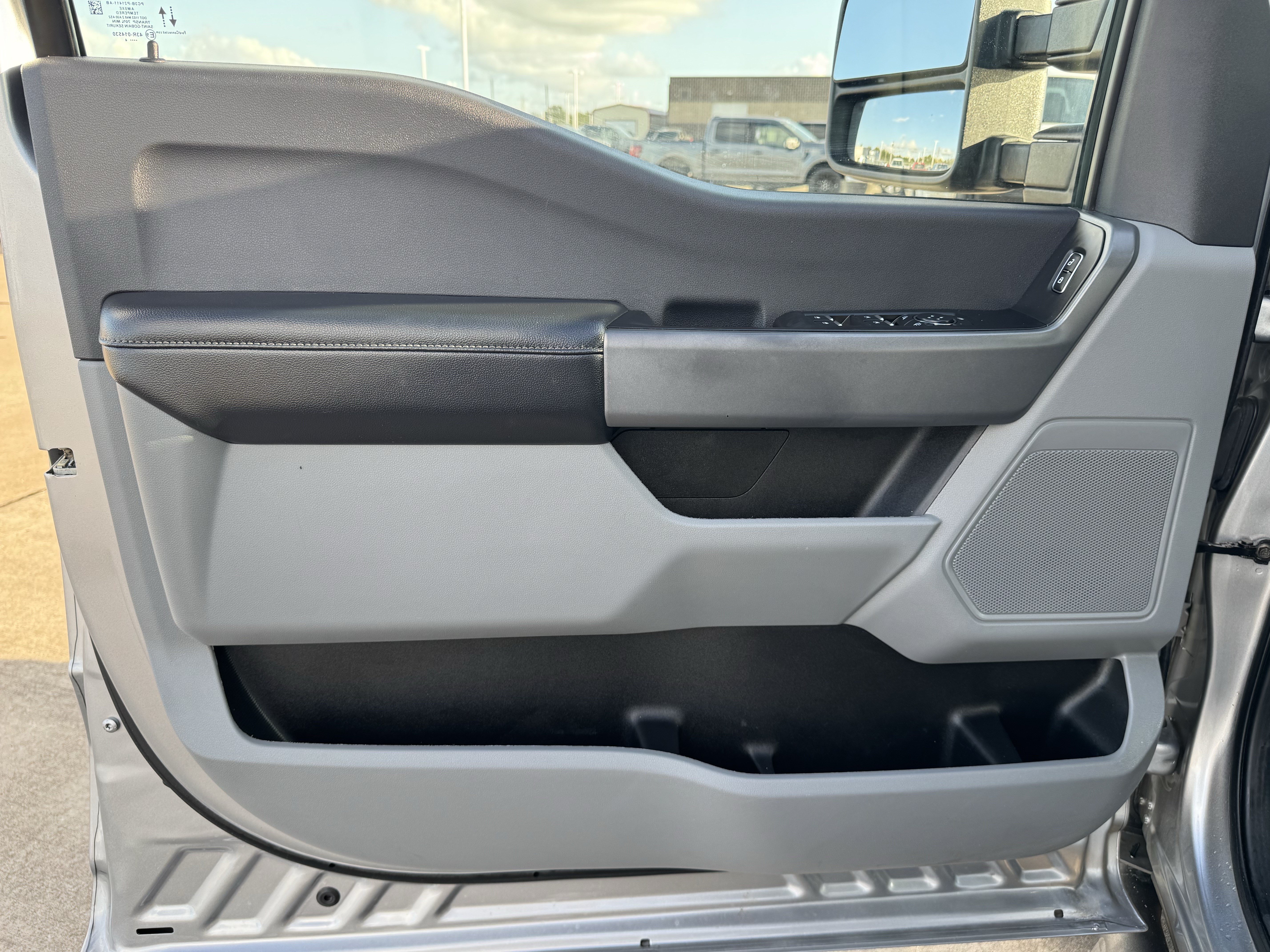 Used 2024 Ford F250 XL w/ STX Appearance Package AWD/4WD image 13