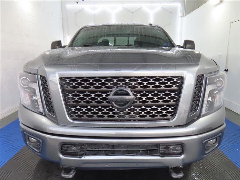 Used 2019 Nissan Titan SV w/ SV Convenience Package AWD/4WD image 3