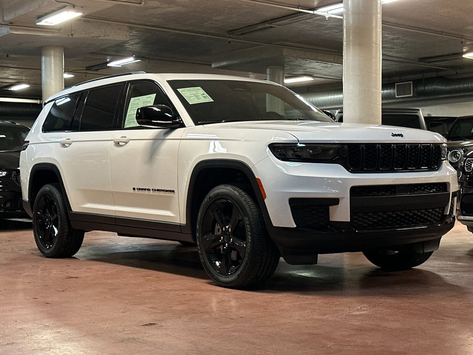 Certified 2025 Jeep Grand Cherokee L Altitude AWD/4WD image 7