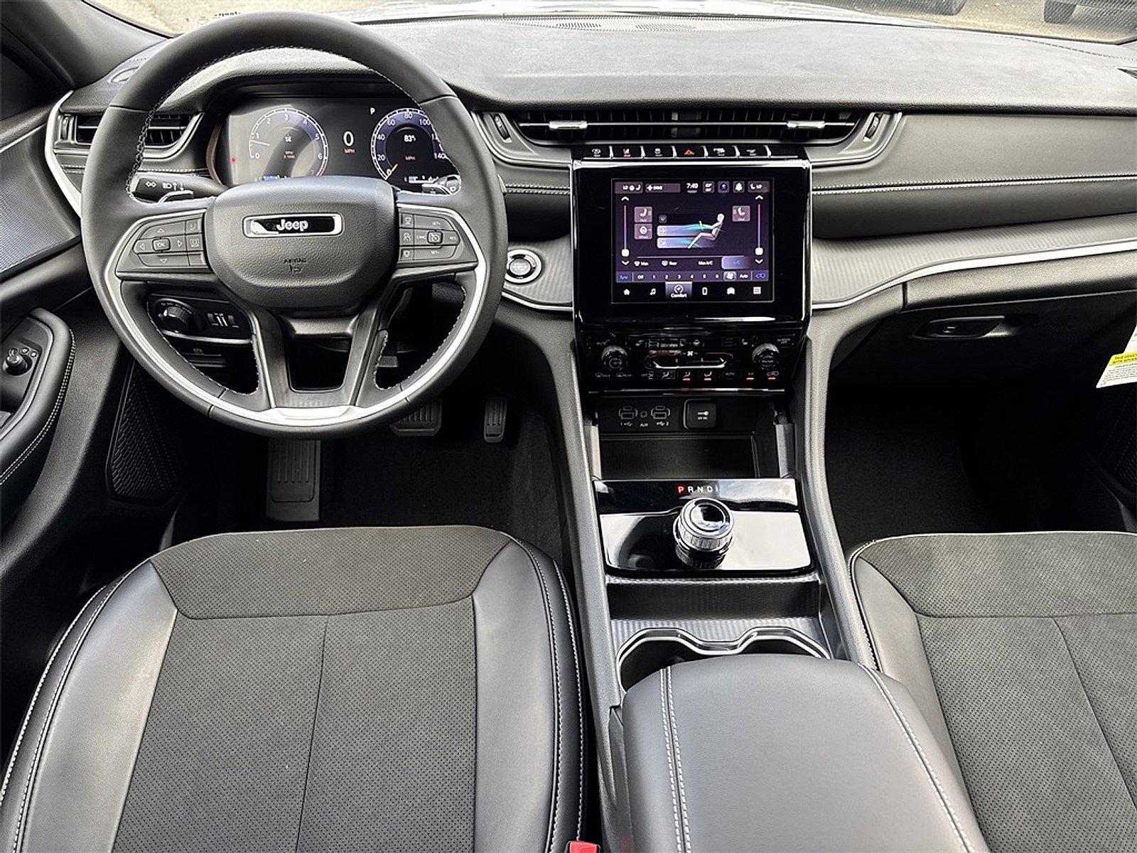 New 2025 Jeep Grand Cherokee Altitude AWD/4WD image 5