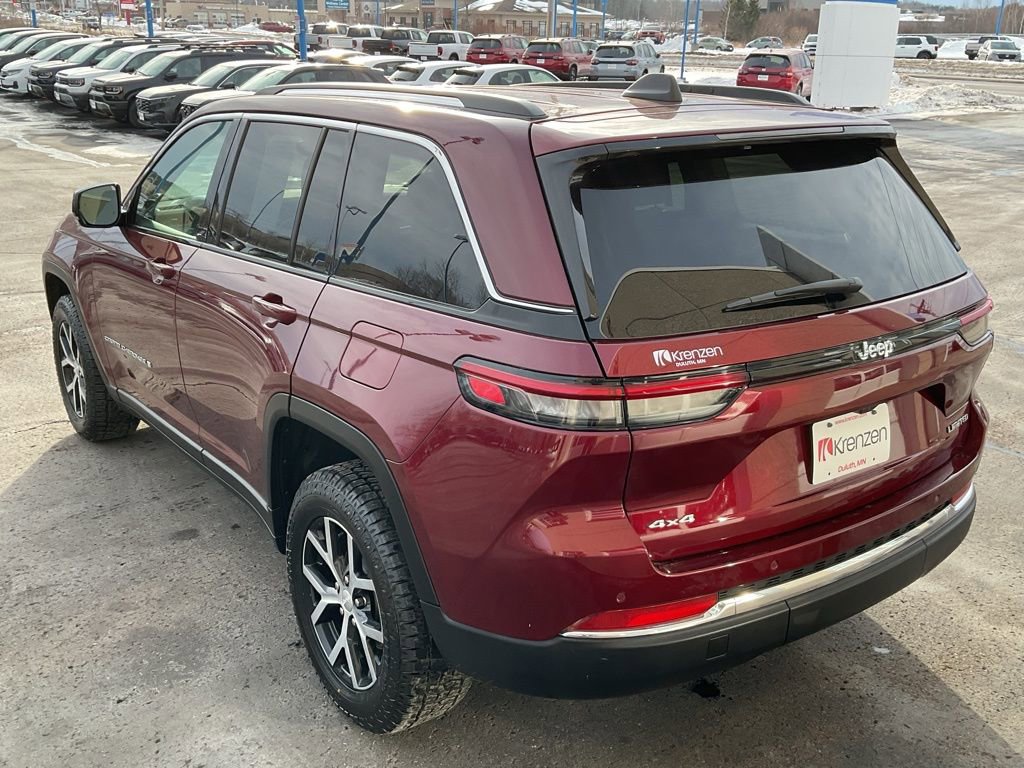 Used 2024 Jeep Grand Cherokee Limited image 7