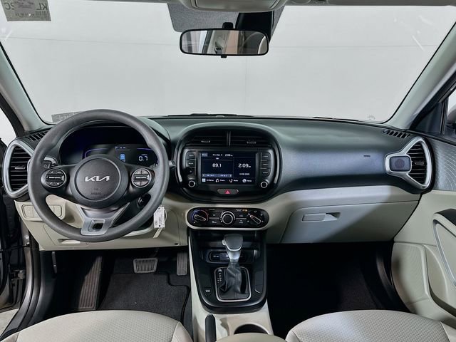 Used 2025 Kia Soul LX w/ LX Technology Package image 19