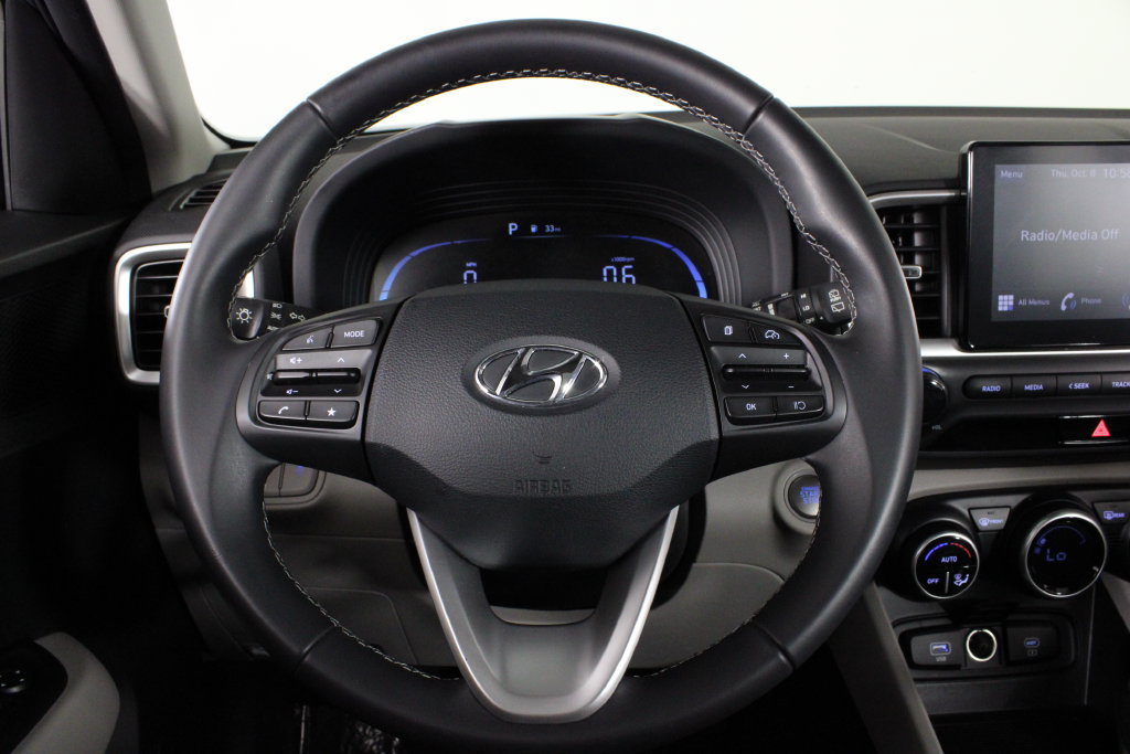 Certified 2025 Hyundai Venue SEL FWD image 26