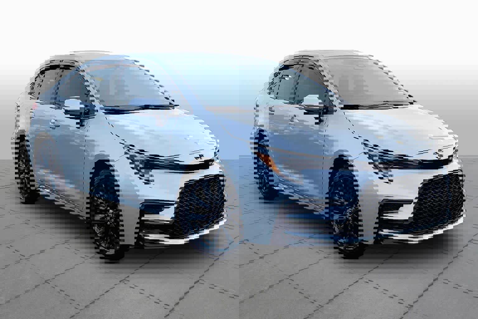 Used 2024 Toyota Corolla XSE FWD image 3