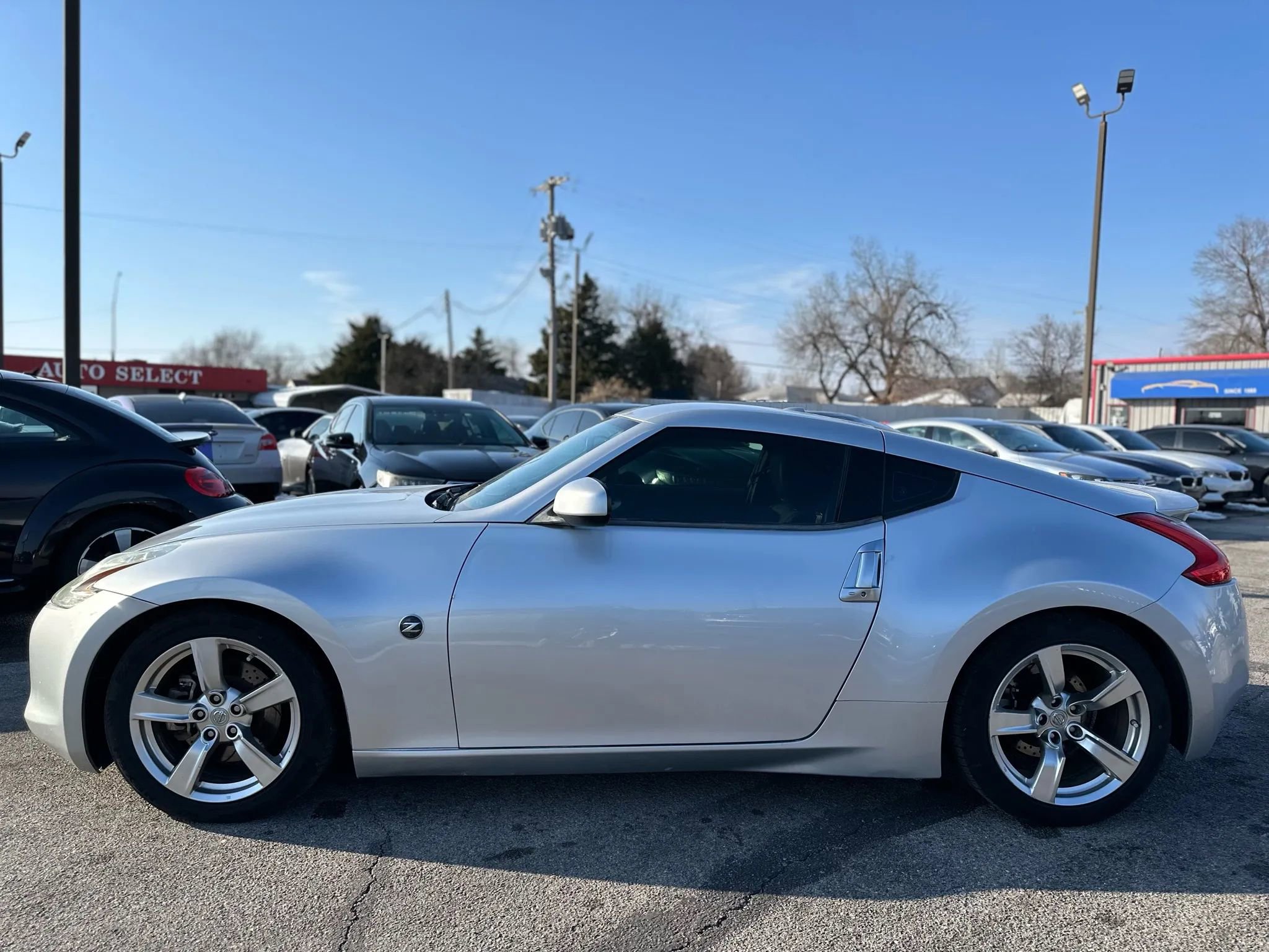 Used 2009 Nissan 370Z Touring image 9