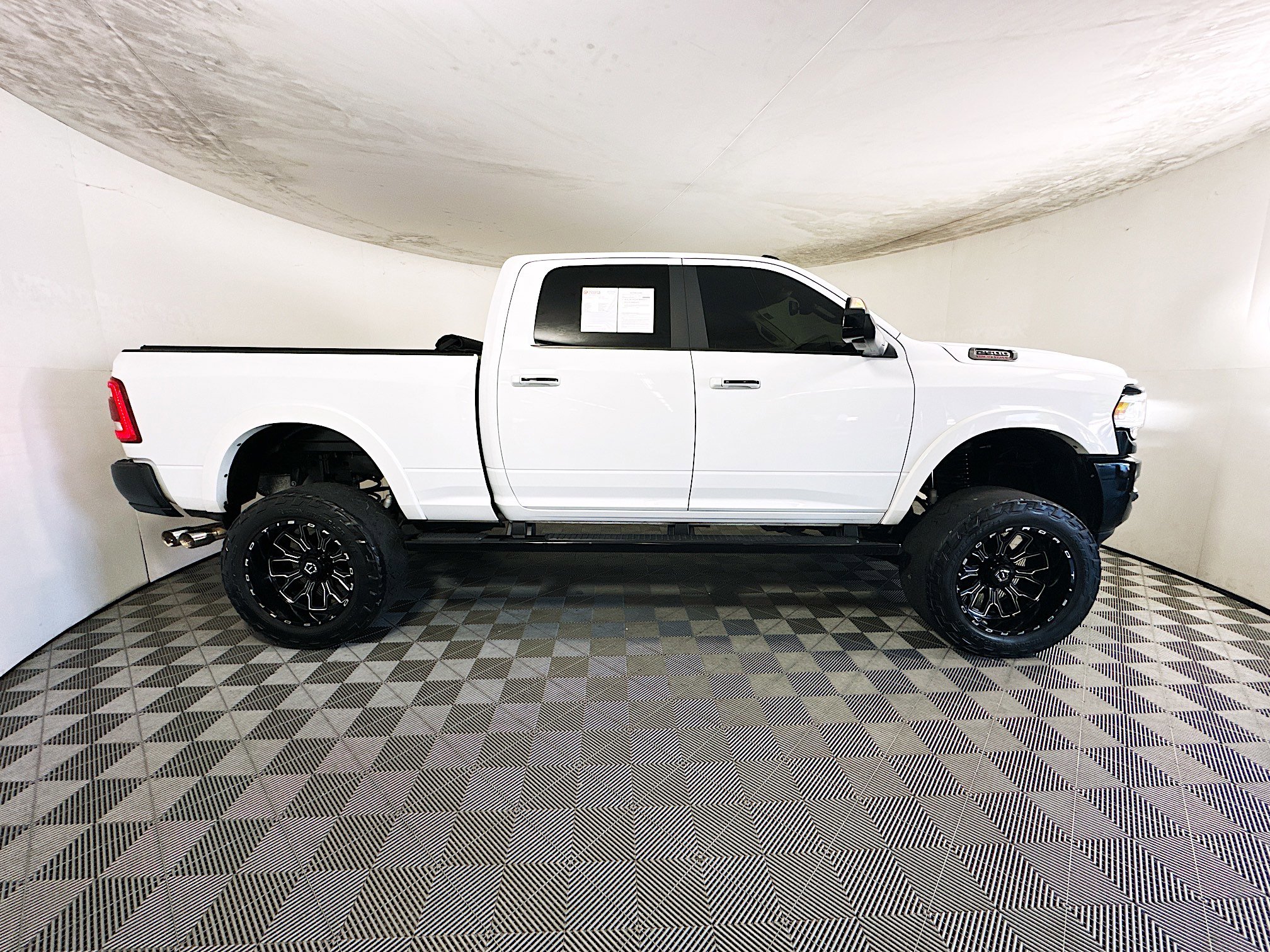 Used 2022 RAM 2500 Laramie image 2