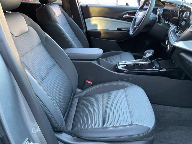 Used 2026 Chevrolet Trax LT FWD image 18