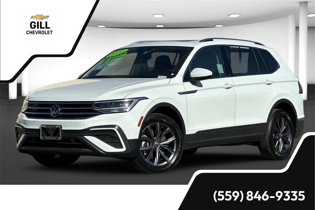 Used 2022 Volkswagen Tiguan SE image 1