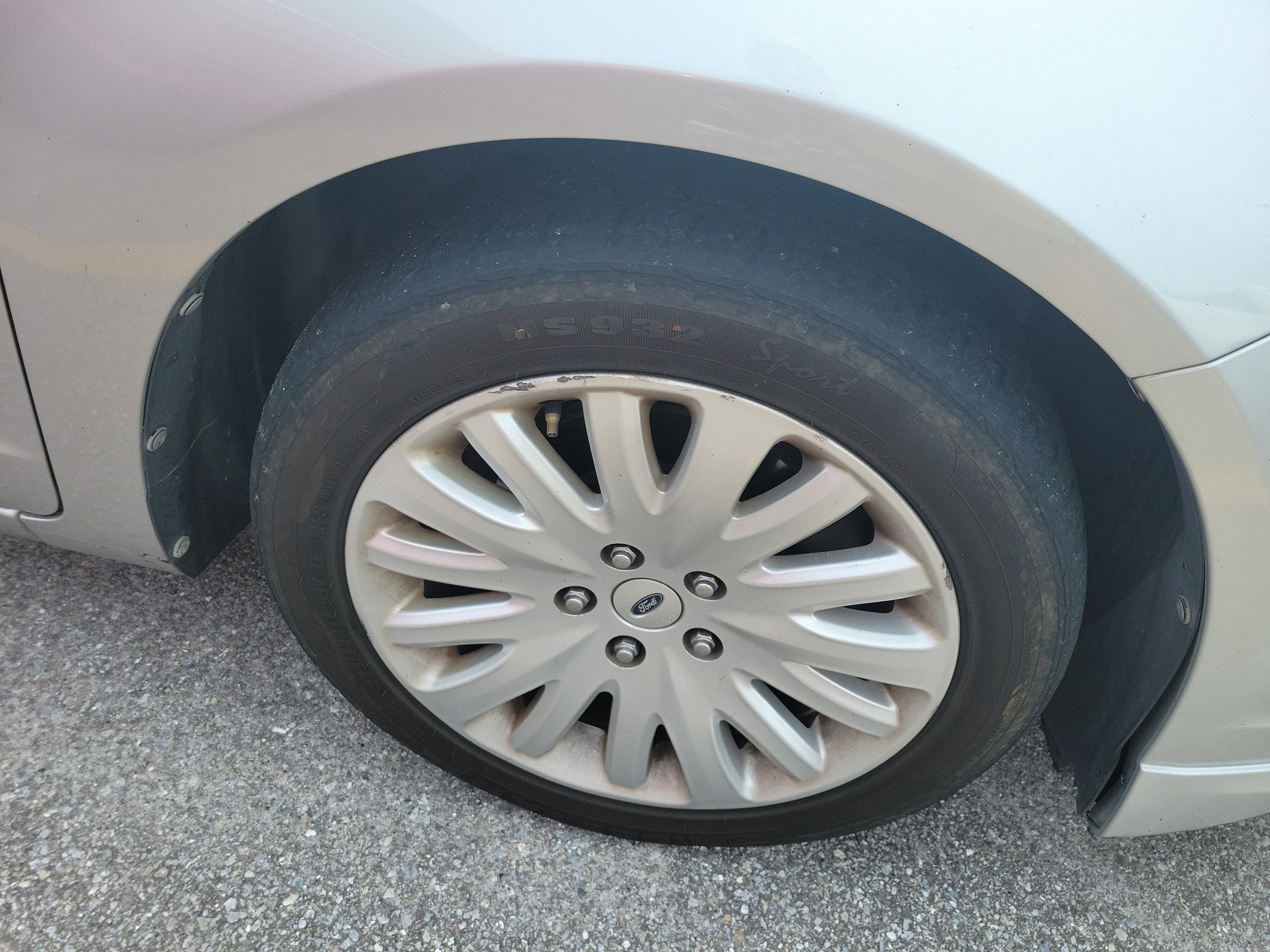 Used 2010 Ford Fusion Hybrid FWD image 7