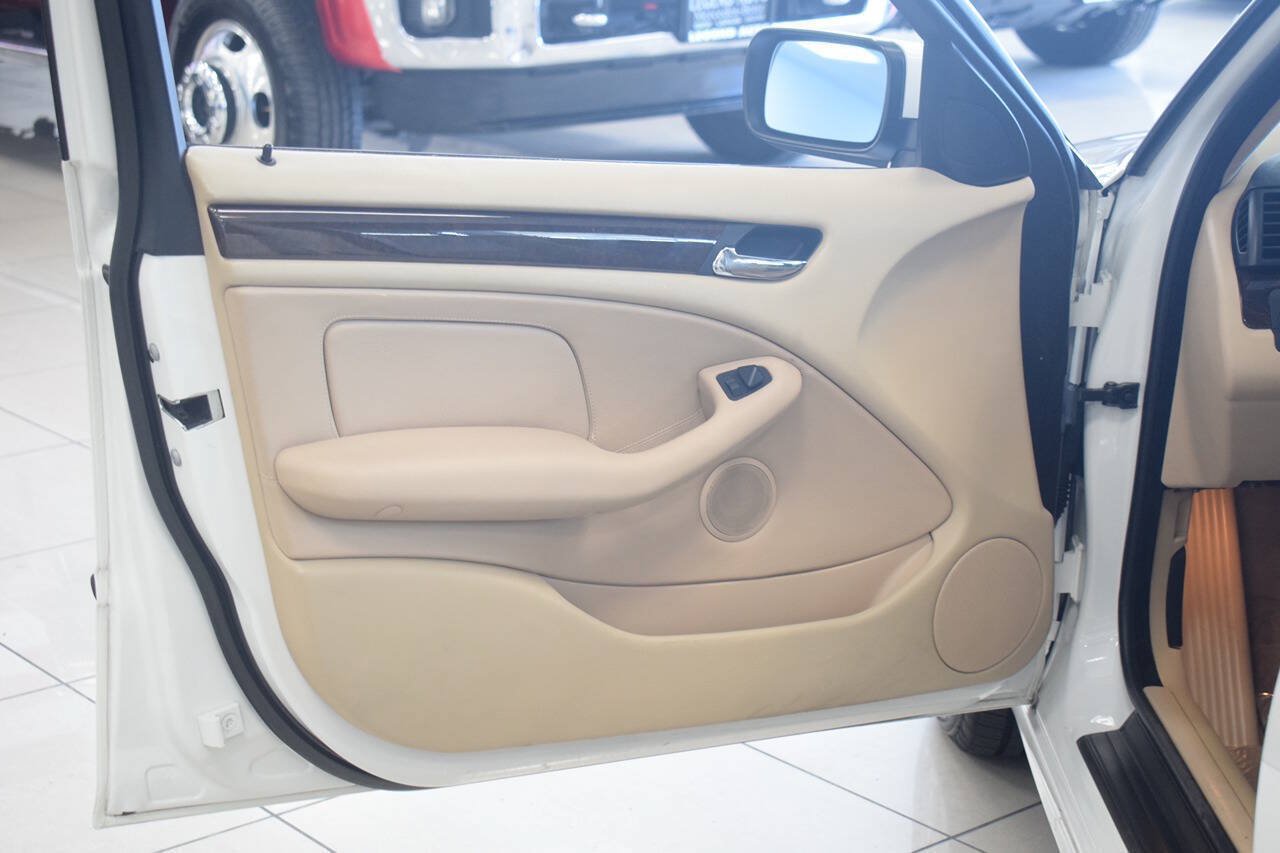 Used 2000 BMW 323i Sedan RWD image 19