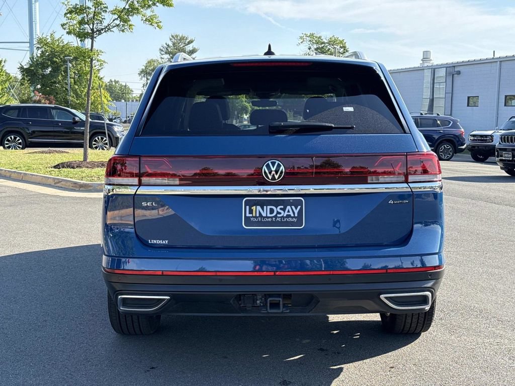 Certified 2025 Volkswagen Atlas SEL AWD/4WD image 4