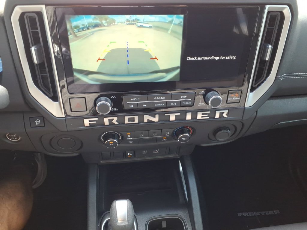Used 2025 Nissan Frontier SV RWD image 15