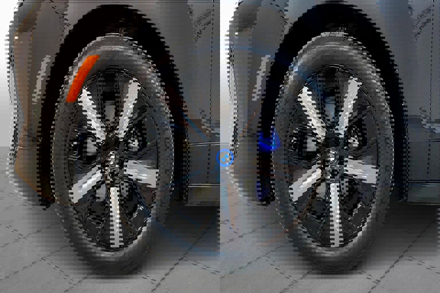 Certified 2023 BMW iX xDrive50 w/ Premium Package image 10