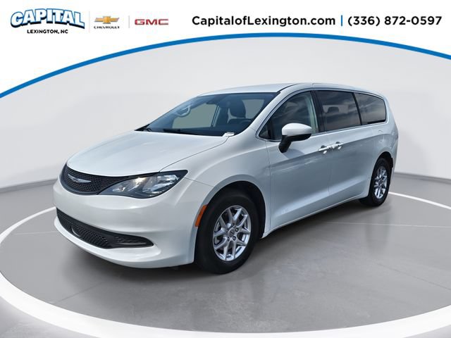 Used 2023 Chrysler Voyager LX FWD image 1