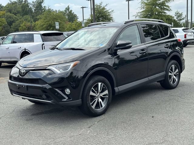 Used 2017 Toyota RAV4 XLE AWD/4WD image 5