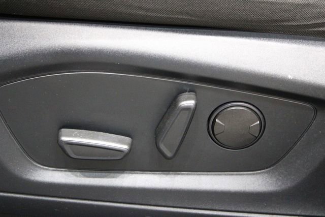 Used 2022 Ford Explorer XLT image 20