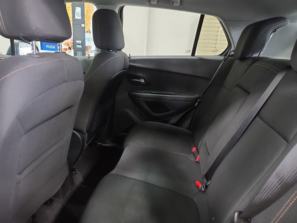 Used 2018 Chevrolet Trax LS image 11