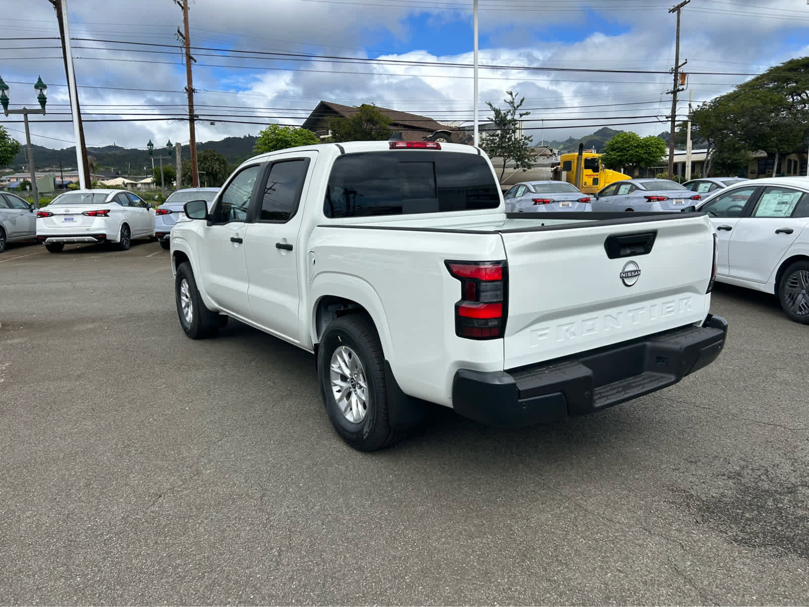 New 2026 Nissan Frontier S image 4