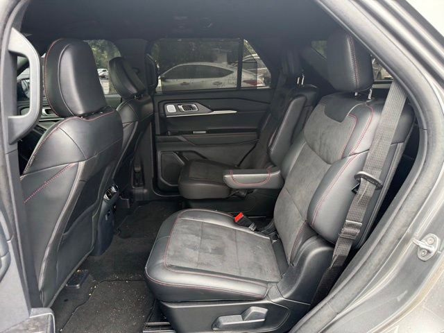 Used 2025 Ford Explorer ST RWD image 28