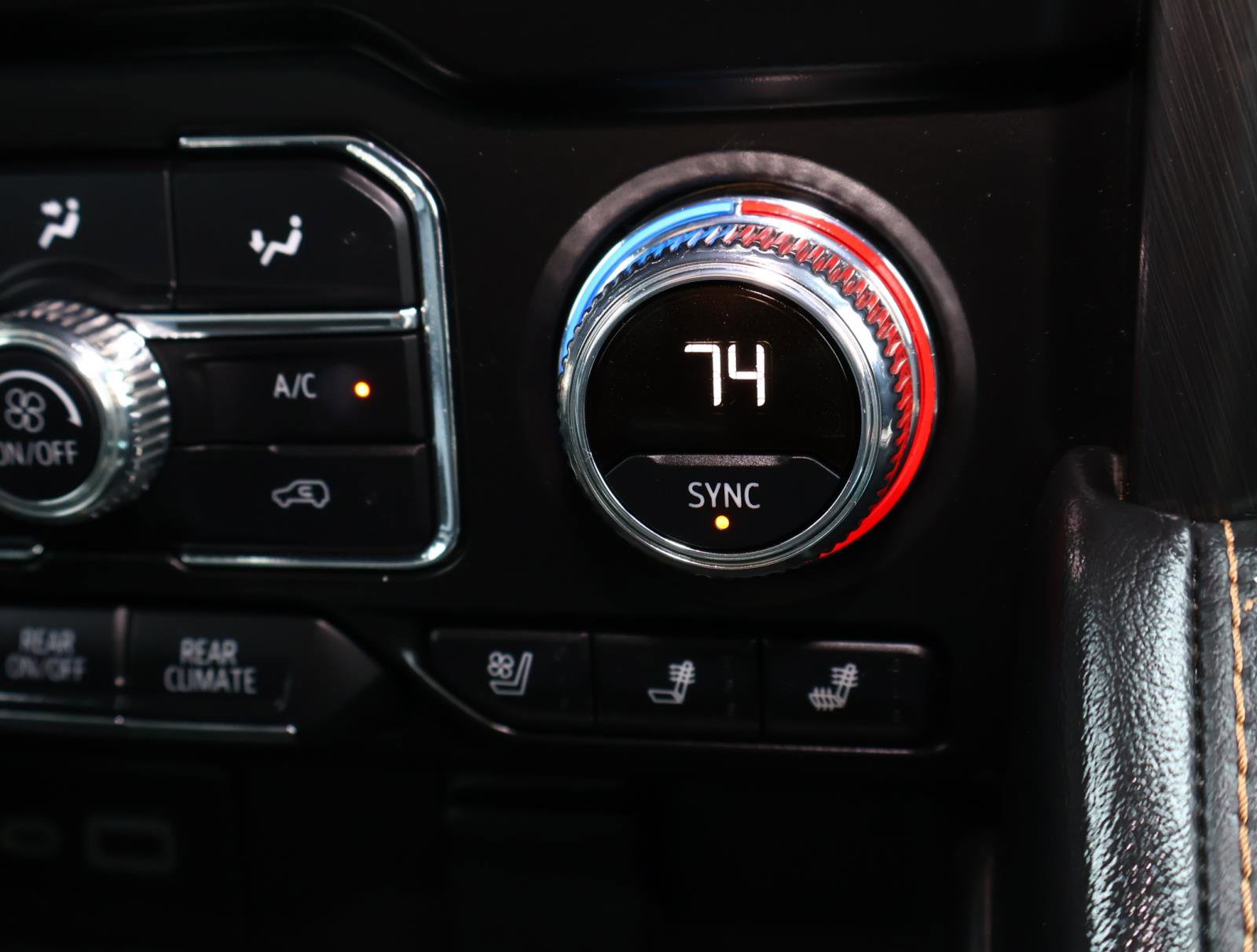 Used 2023 GMC Yukon AT4 w/ Technology Package image 30