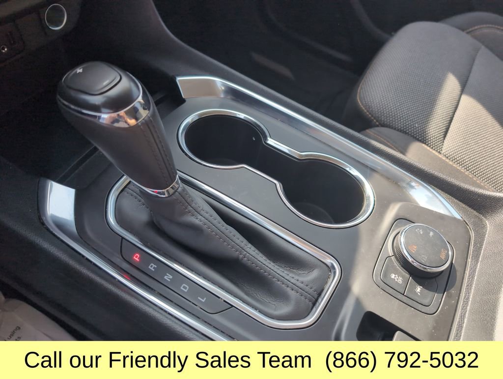 Used 2020 Chevrolet Traverse LT w/ Driver Confidence II Package image 21