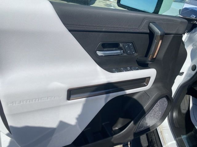 New 2025 GMC Hummer EV 2X w/ LPO, Roof Cross Rail Package image 18