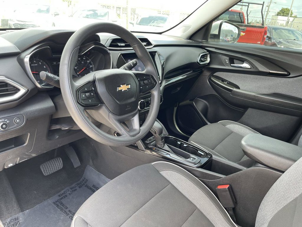 Used 2022 Chevrolet TrailBlazer LT w/ Convenience Package FWD image 18