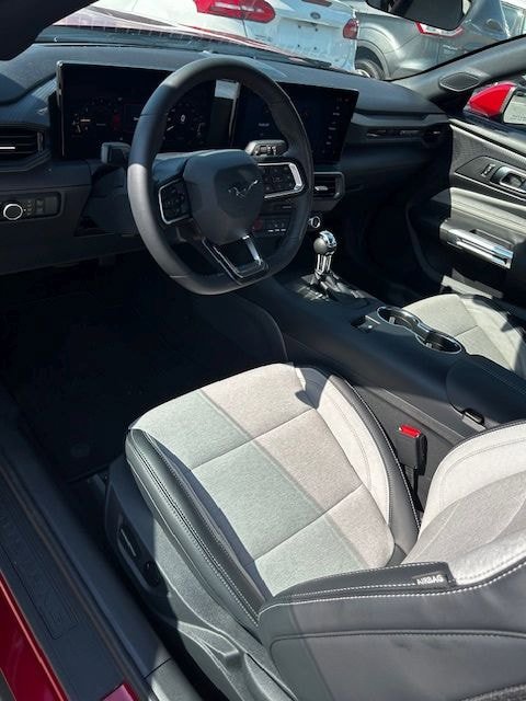 Used 2024 Ford Mustang Coupe RWD image 9