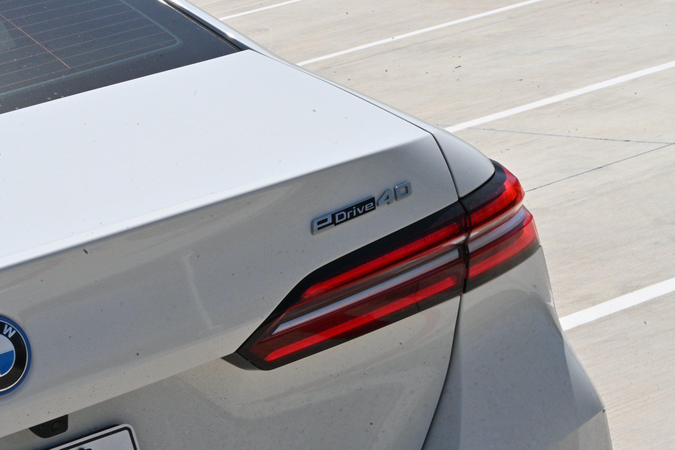 Used 2025 BMW i5 eDrive40i w/ Executive Package RWD image 37