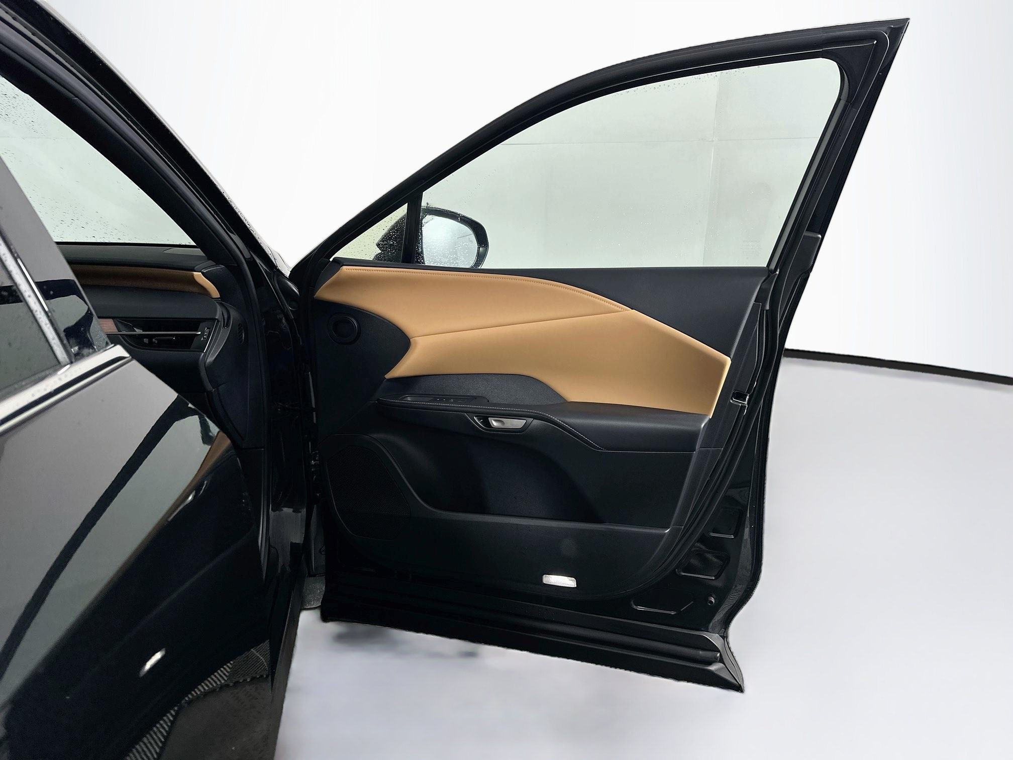 Used 2025 Lexus RX 350 Premium w/ Accessory Package (Z1) FWD image 34