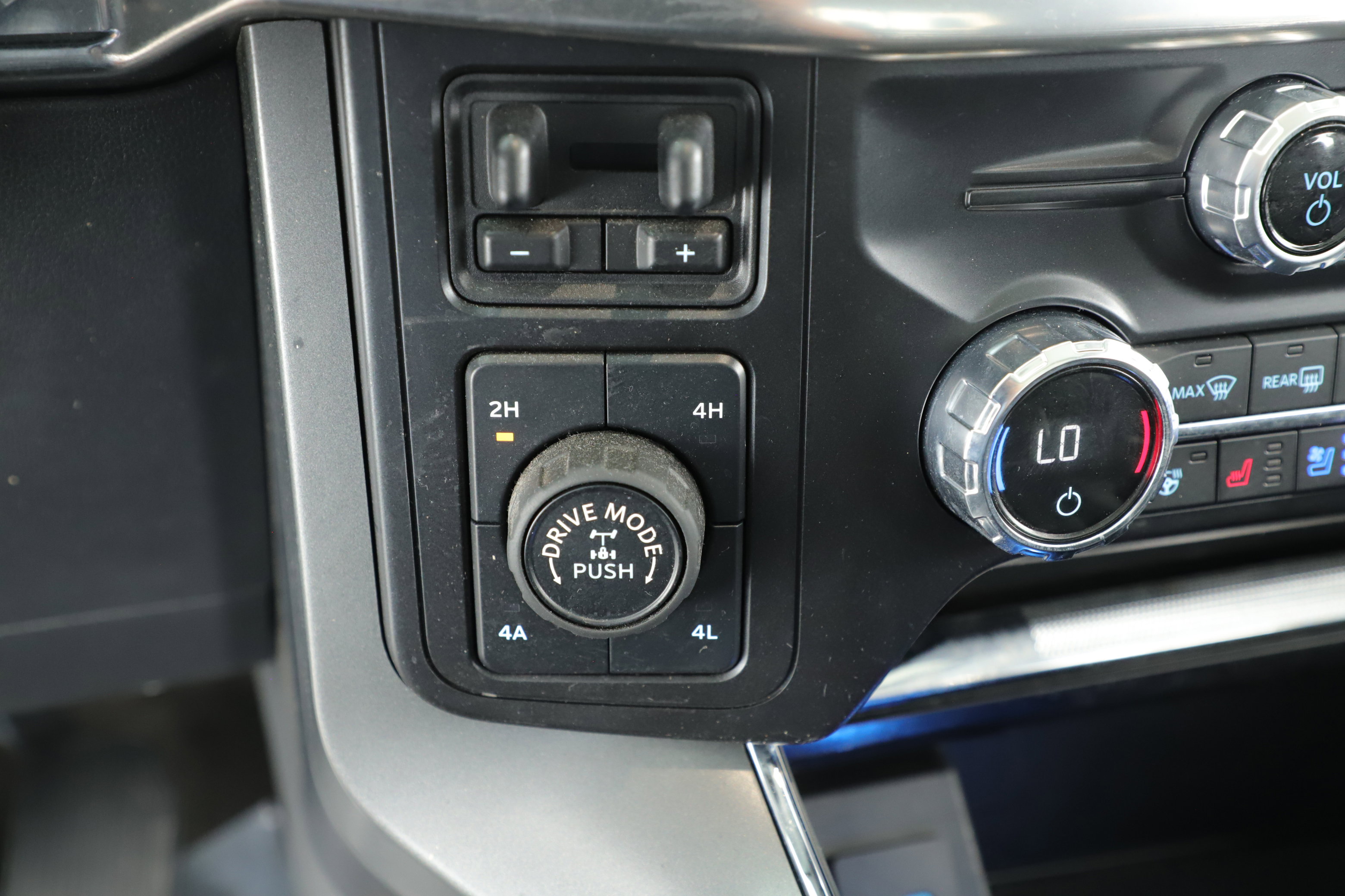 Used 2021 Ford F150 Lariat w/ Equipment Group 502A High AWD/4WD image 17