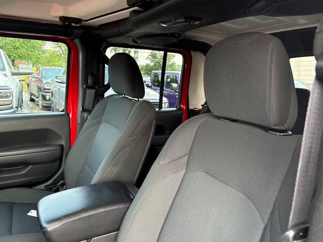 Used 2022 Jeep Gladiator Sport AWD/4WD image 9