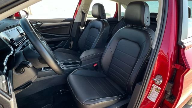 Used 2023 Volkswagen Jetta SE image 74