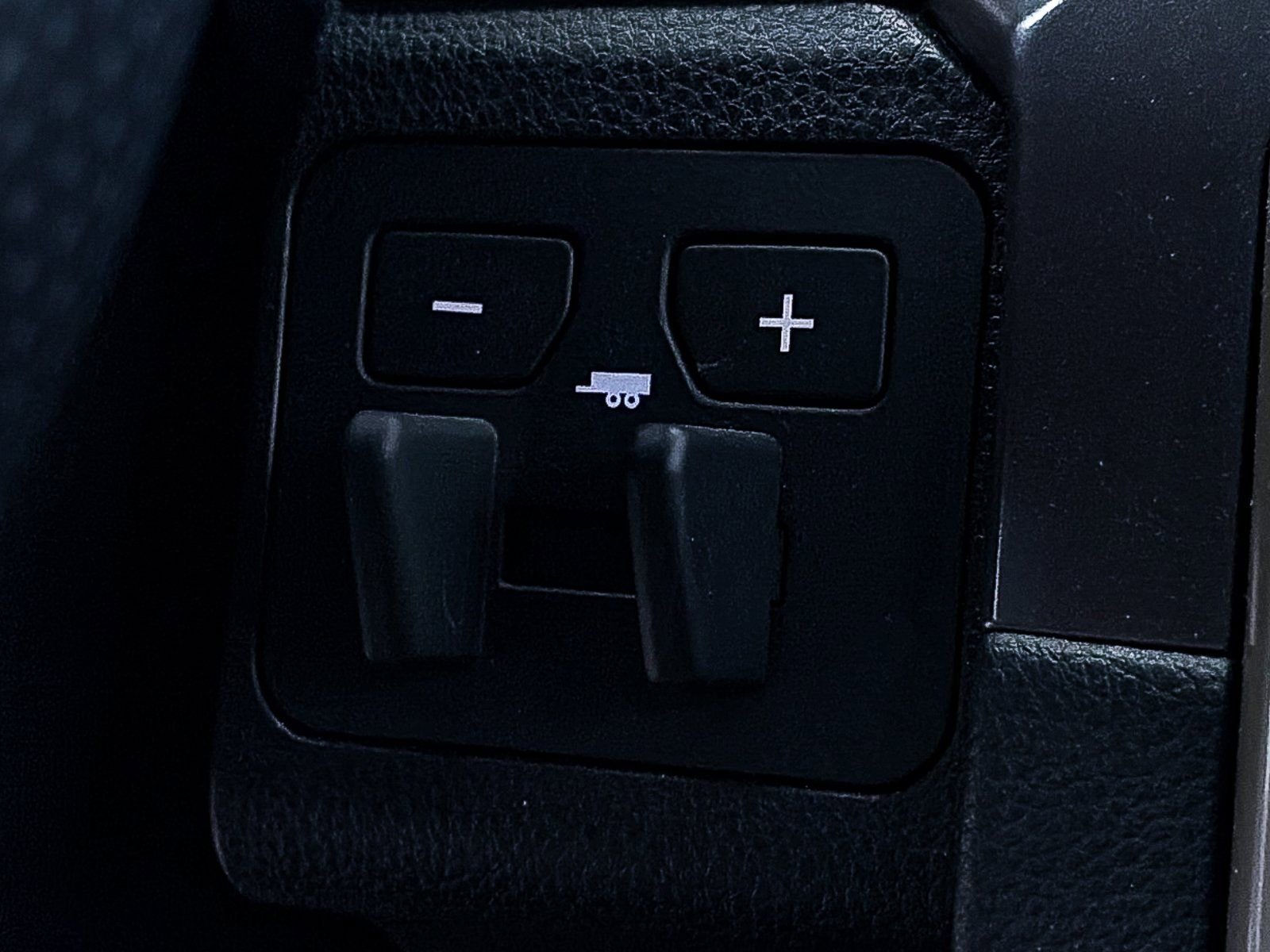 Used 2024 Toyota Tacoma TRD Off-Road w/ TRD Off Road Upgrade Package image 27