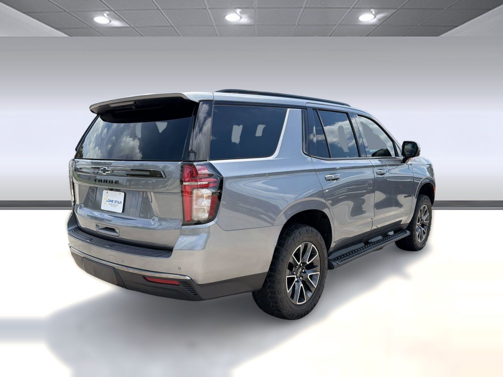 Certified 2022 Chevrolet Tahoe Z71 w/ Luxury Package AWD/4WD image 8