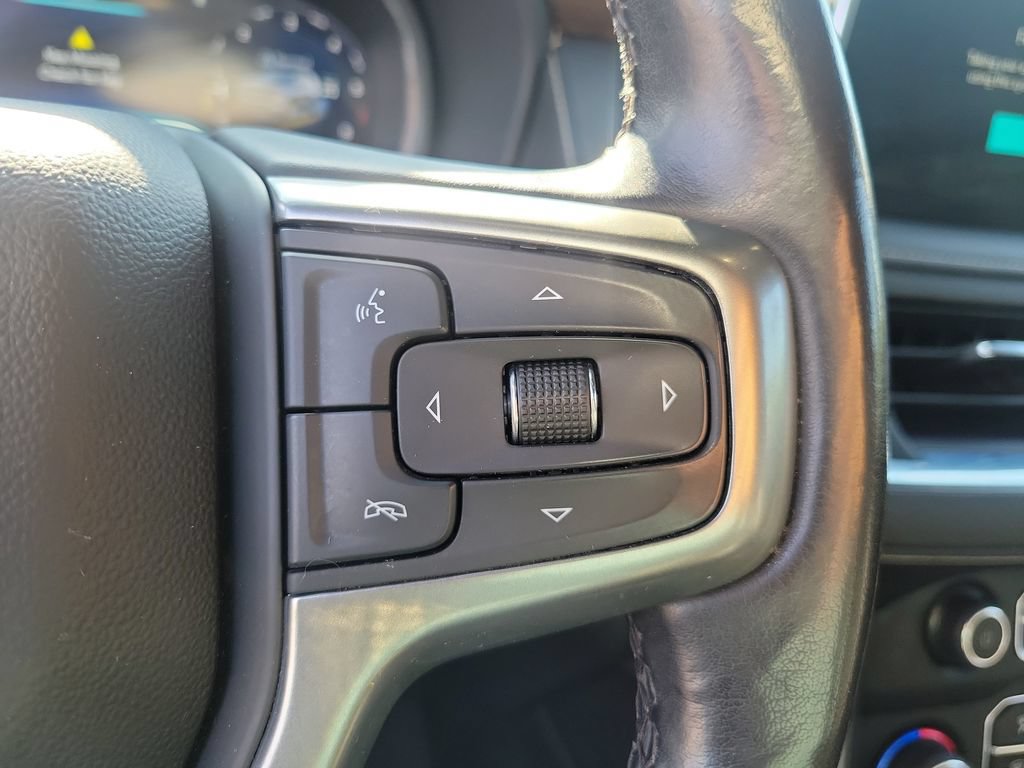 Used 2023 Chevrolet Suburban Premier AWD/4WD image 32