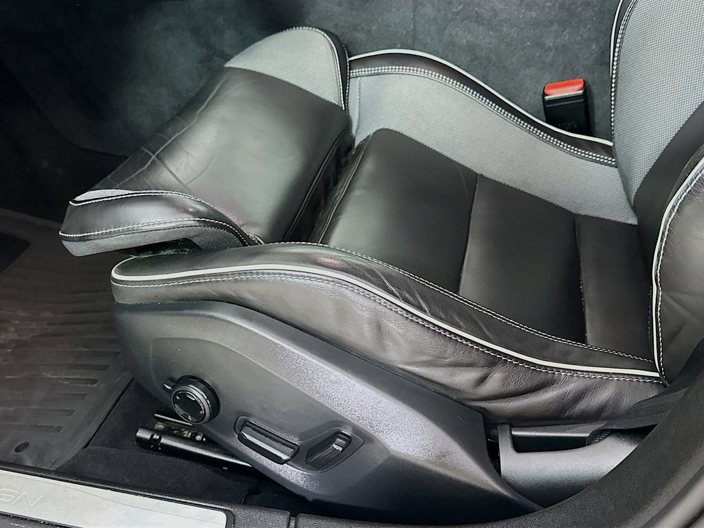 Used 2019 Volvo S60 T5 R-Design FWD image 9