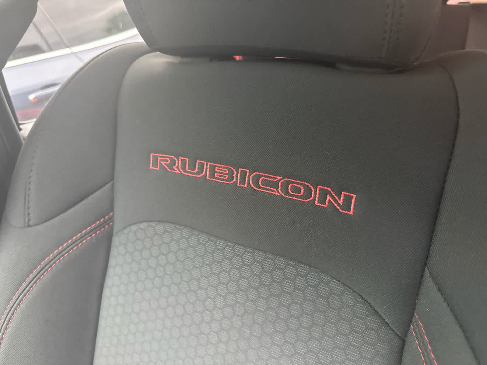 Used 2018 Jeep Wrangler Unlimited Rubicon w/ LED Lighting Group AWD/4WD image 8