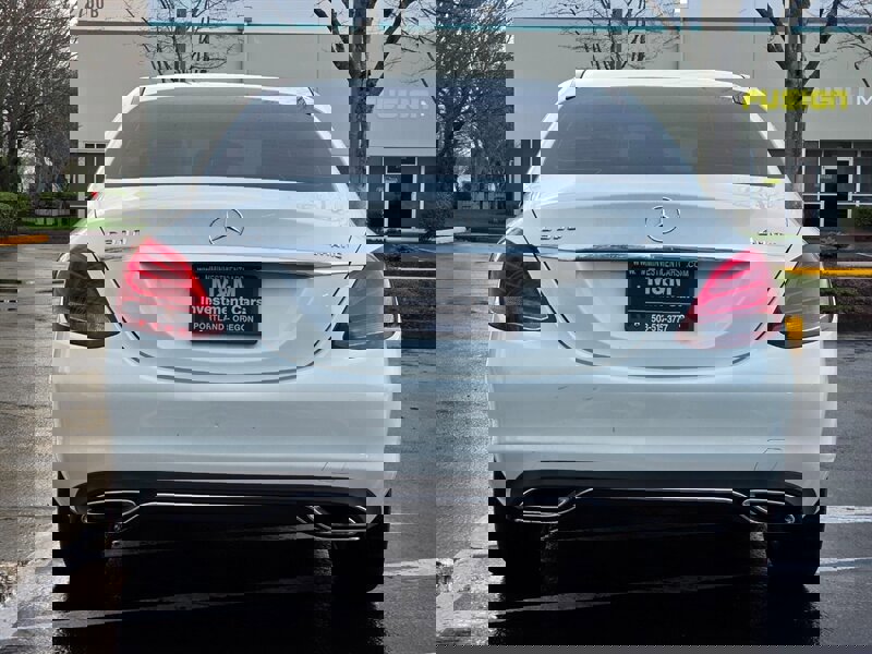 Used 2015 Mercedes-Benz C 300 4MATIC Sedan image 6