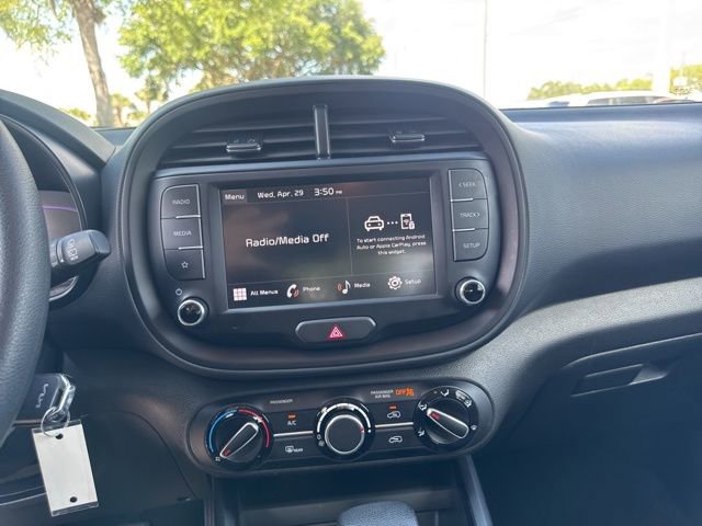 Used 2025 Kia Soul LX w/ LX Technology Package FWD image 24