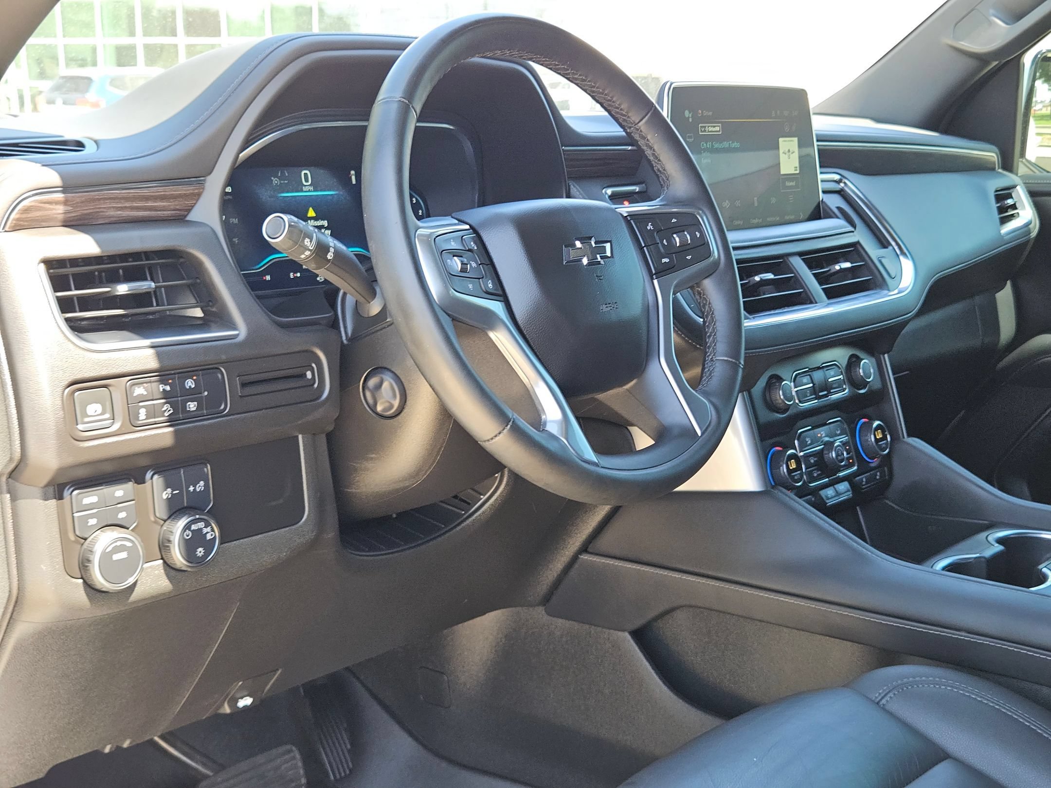 Certified 2024 Chevrolet Tahoe Z71 w/ Luxury Package AWD/4WD image 10